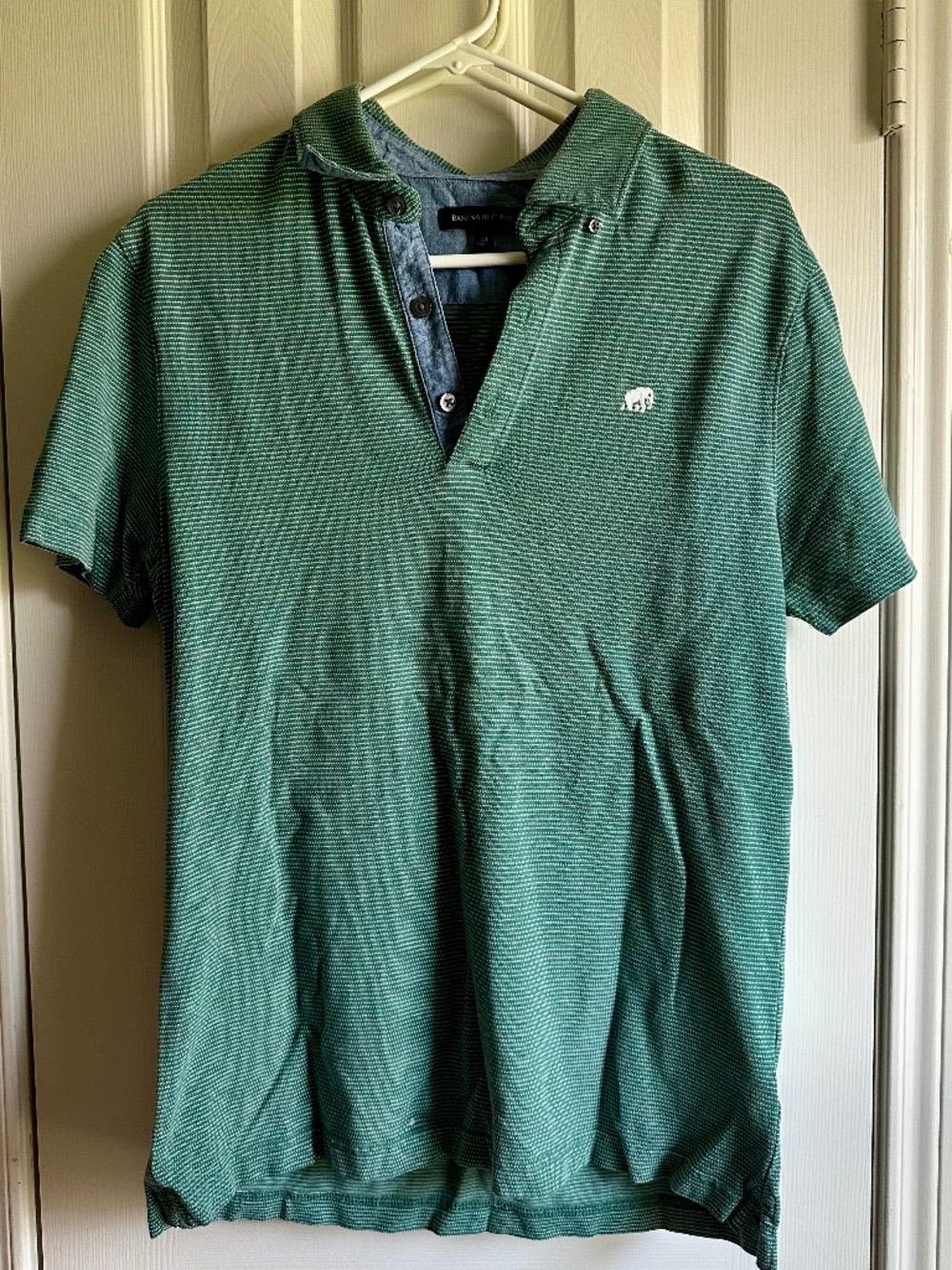 Banana Republic Men's Size Medium Green Polo Shirt with White Stripes